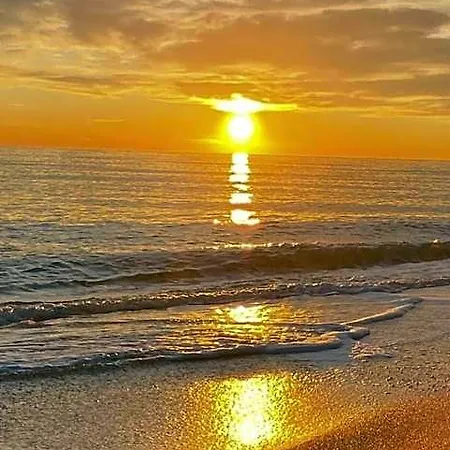 Claeli בית נופש Porto SantʼElpidio